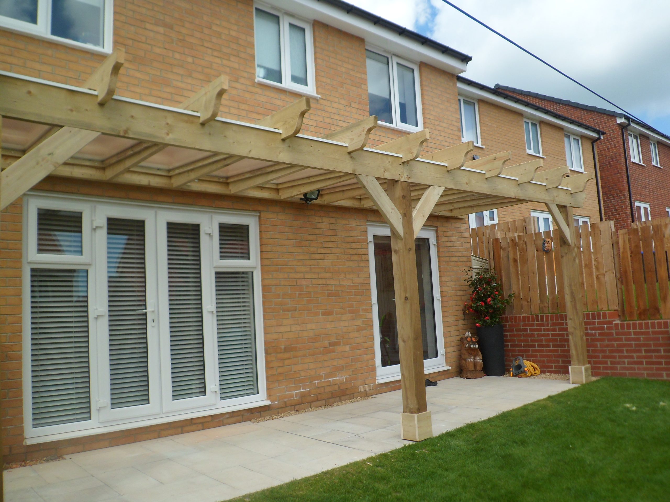 FULL WIDTH PERGOLA